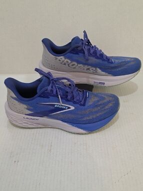 Brooks Launch 11 Women's Blue And Rose Colir Running Shoes Size 9